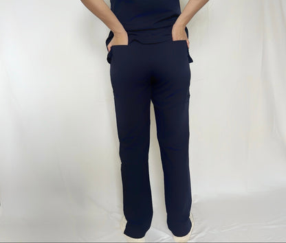 A nurse wearing fitix navy colour scrub pant with two back pocket.