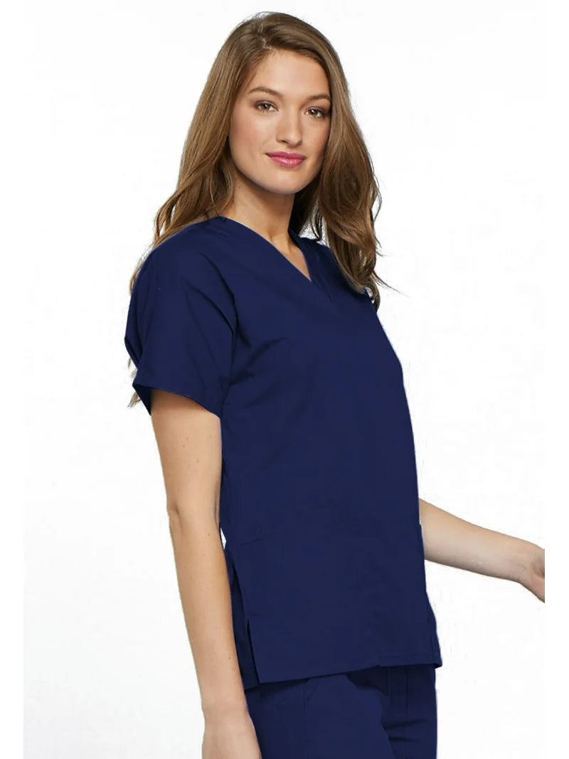 A women wearing navy blue scrub top with a 3 inner layer pockets